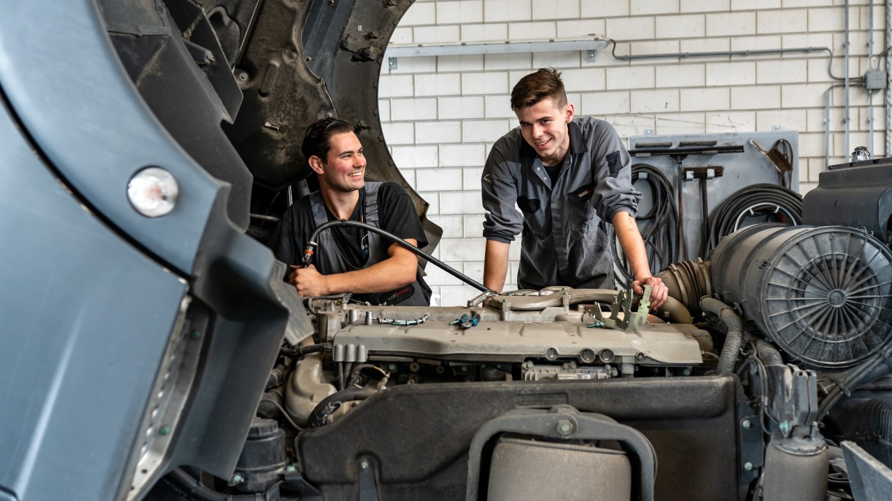 Den Engelsen Bedrijfswagens Eindhoven afbeelding 1