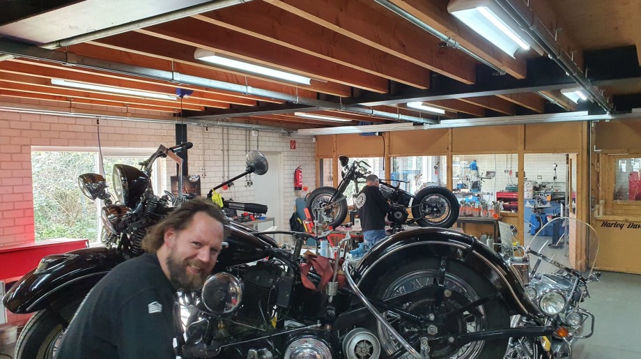 De Firma Motors ESBEEK afbeelding 2