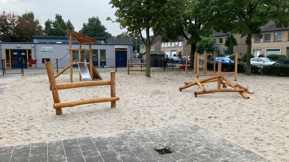 Van de Wal houthandel/buitenspeelgoed B.V. DIESSEN afbeelding 4