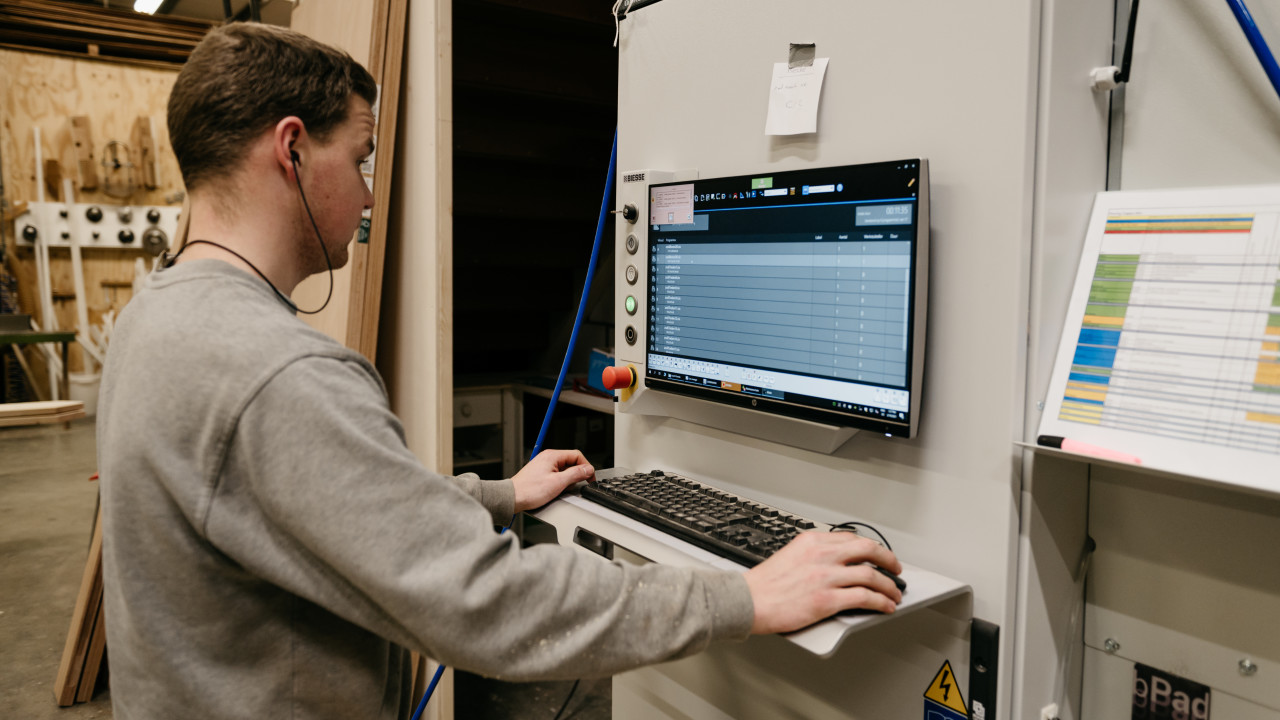 Van Eck Trappen en Kozijnen b.v. Son en Breugel afbeelding 1