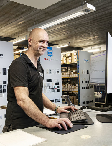 Regio Service Elektrotechniek  Panningen afbeelding 5