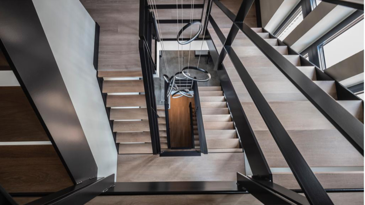 Neggers Trappen B.V. Oost west en middelbeers afbeelding 1