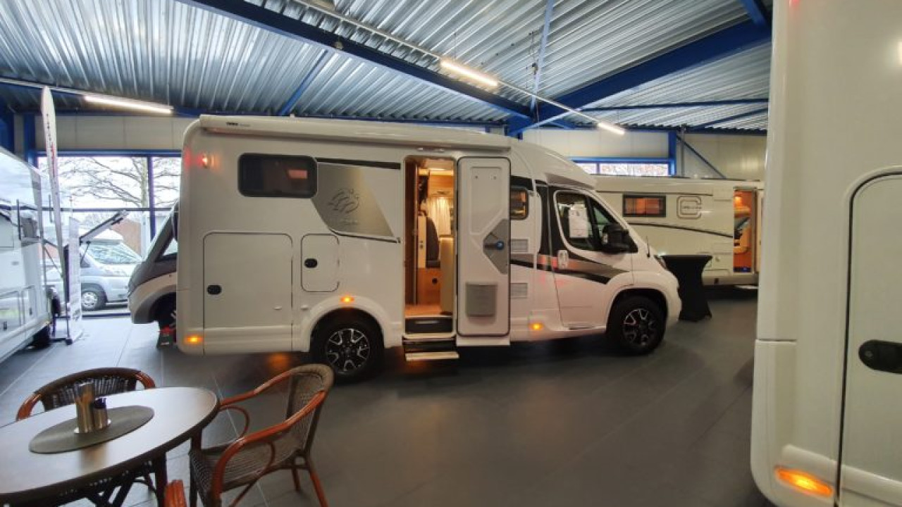 Linders Kampeerauto's V.O.F. Bakel afbeelding 6