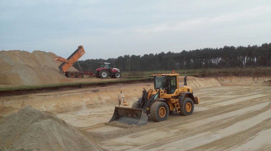 Mestdistributie-, Transport- en Loonbedrijf W. Houbraken BV Bergeijk afbeelding 2
